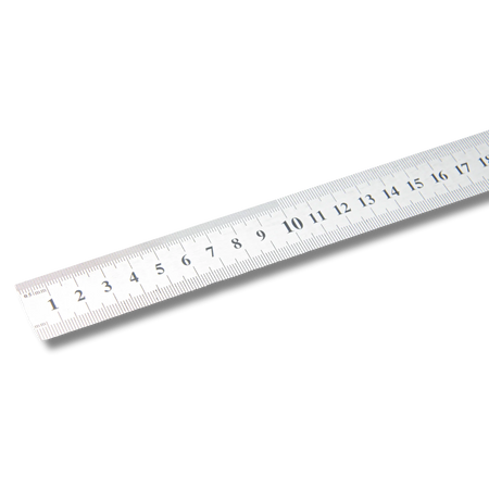 Bild eines 50cm-Stahlmaßstabes, Zentimeterskala fotografiert