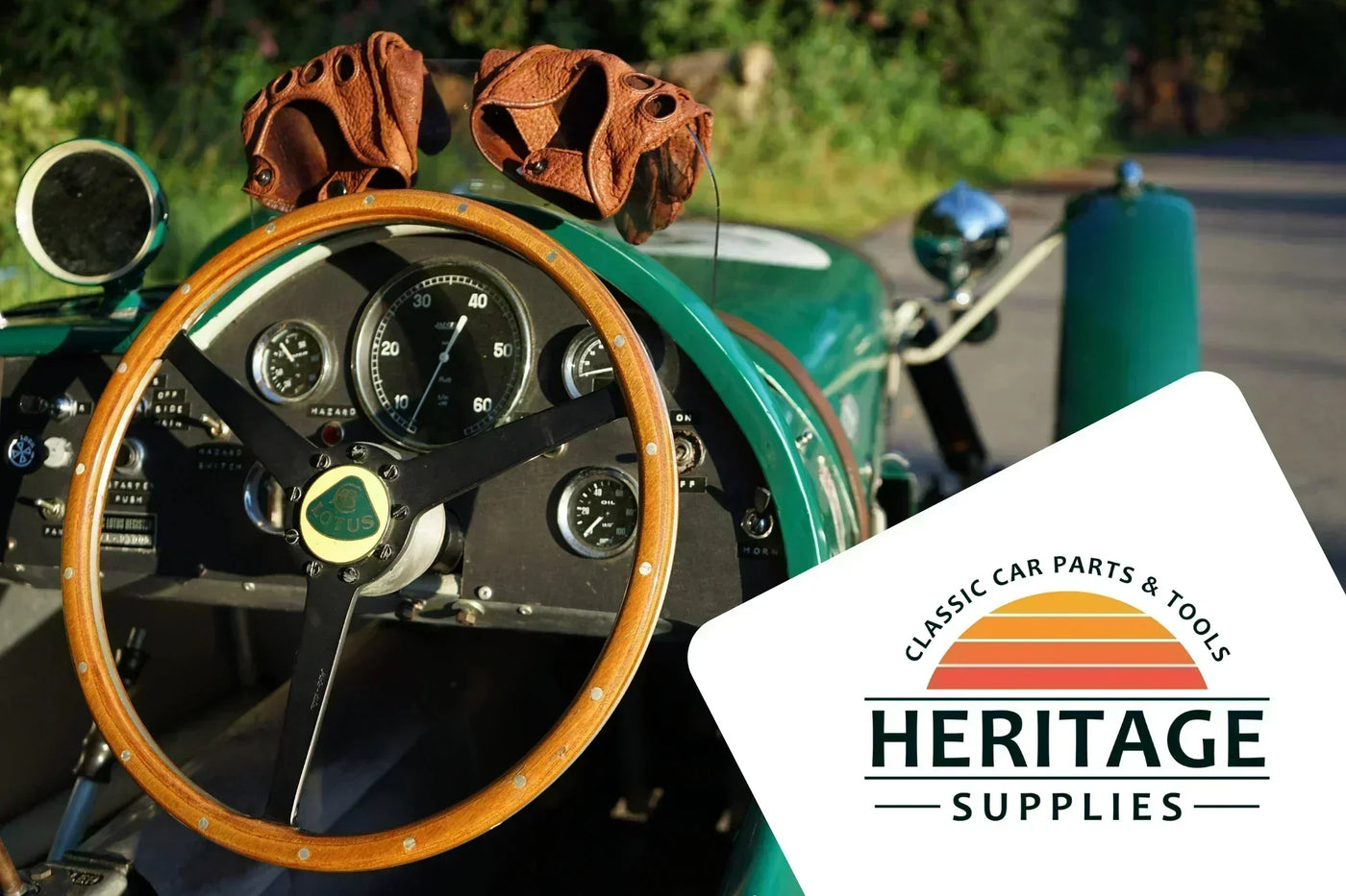 Bild des Cockpits eines Lotus Mk VI