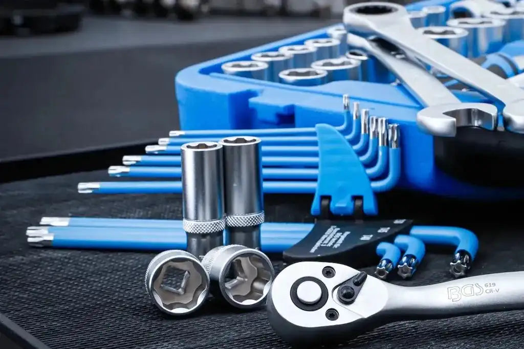 Verschiedene Handwerkzeuge des Herstellers BGS Technic