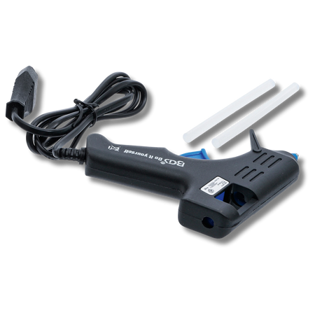 Bild einer Mini-Heißklebepistole mit zwei beiliegenden Heißklebepatronen, von hinten fotografiert